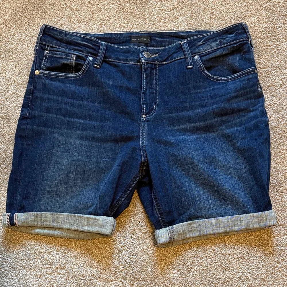 Women’s Silver Jeans Co Suki Bermuda blue Jean shorts